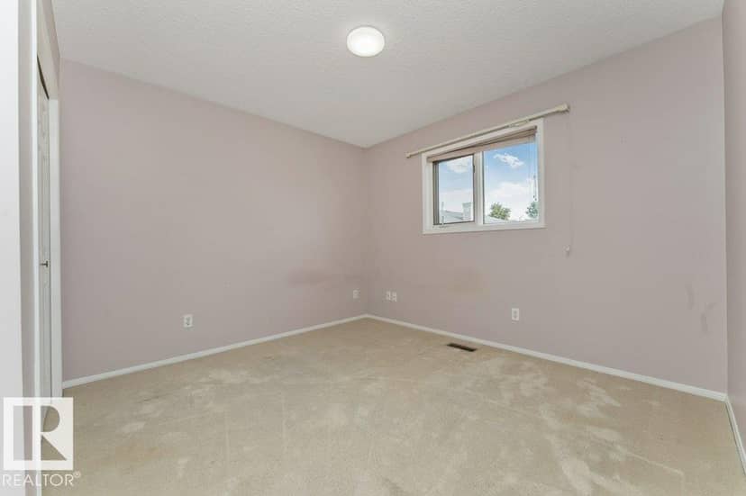 4908 43 AV NW — photo 34 of 40