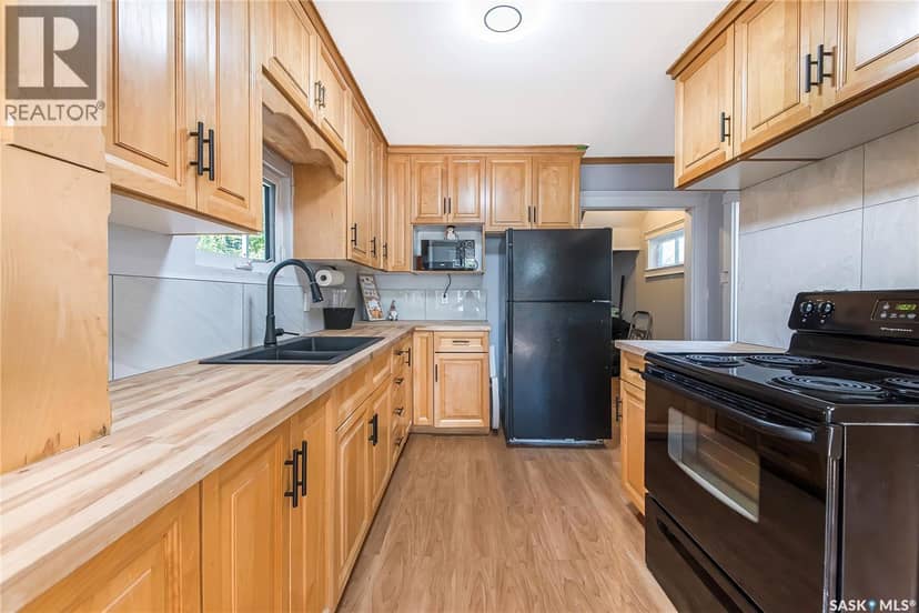 1017 J Avenue N — photo 10 of 32