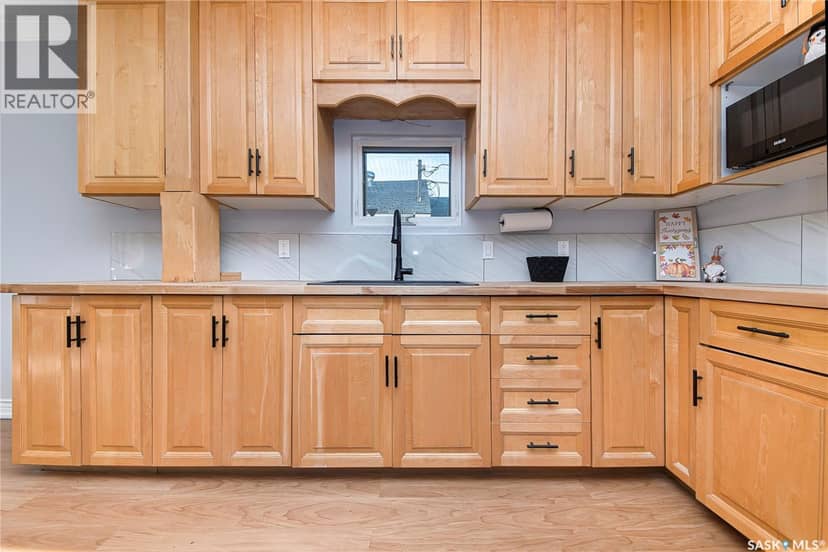 1017 J Avenue N — photo 11 of 32