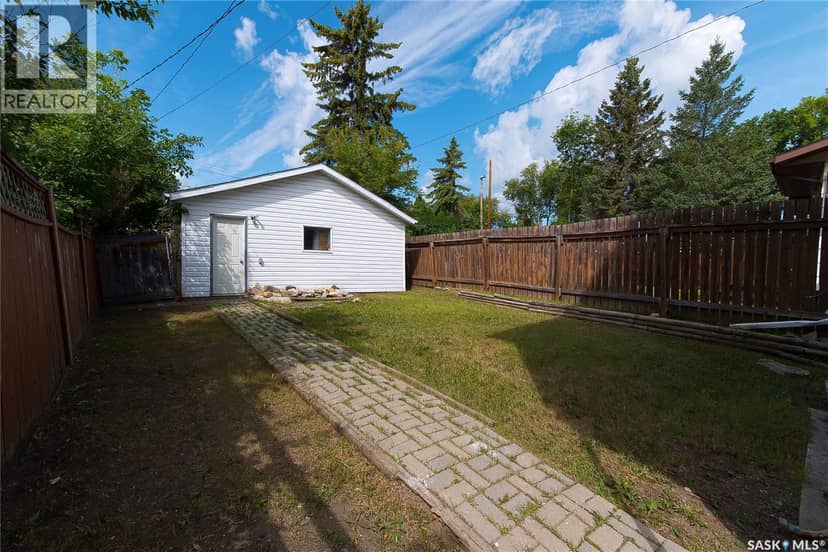 1017 J Avenue N — photo 28 of 32