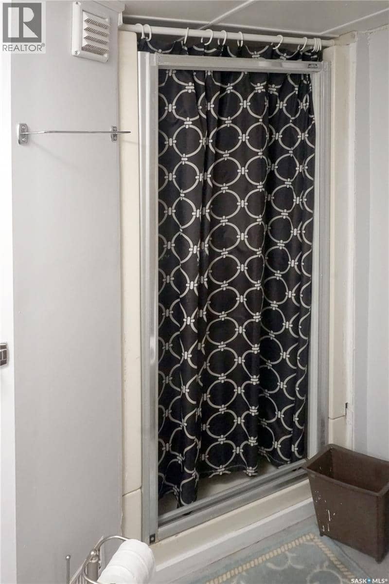 455 2nd STREET E — photo 10 of 23