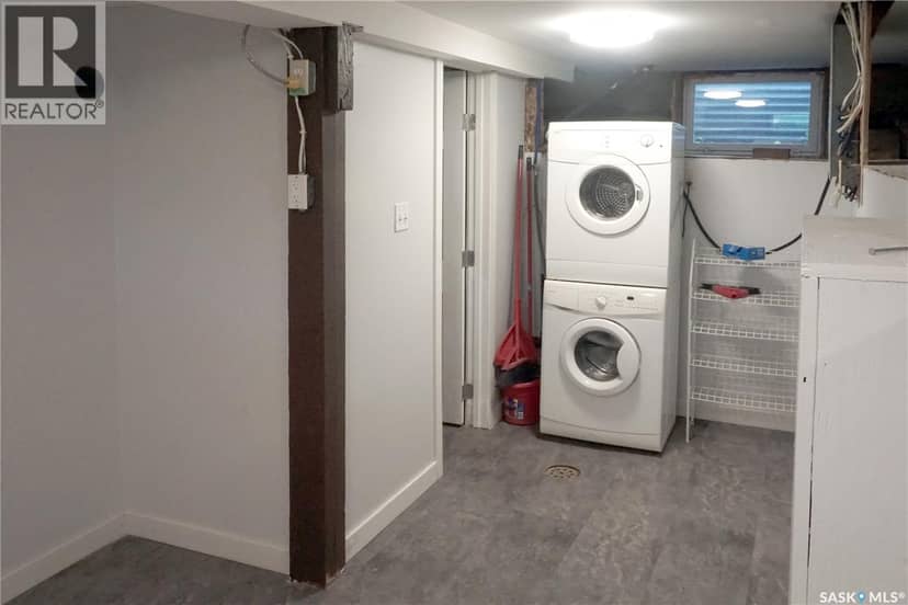 455 2nd STREET E — photo 16 of 23