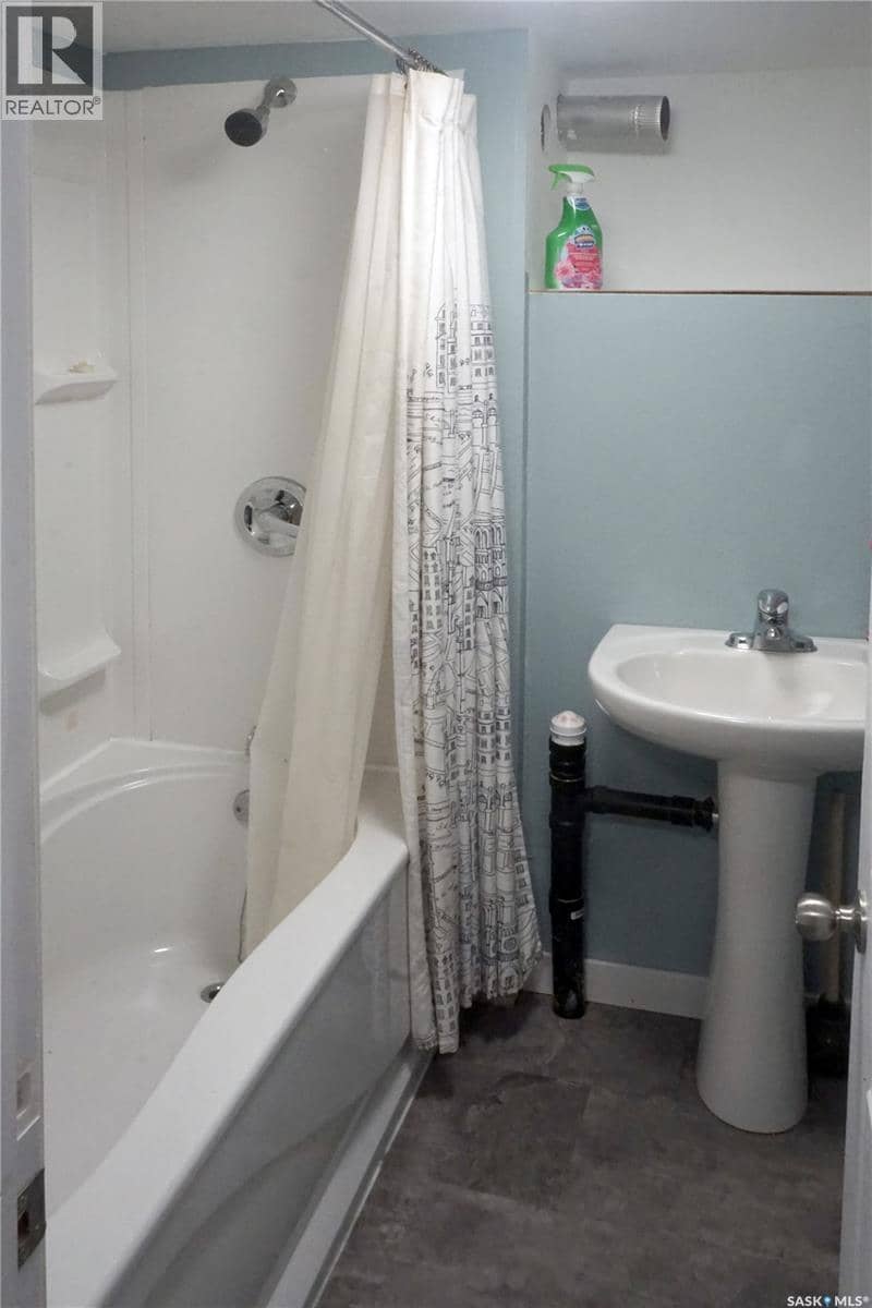 455 2nd STREET E — photo 18 of 23