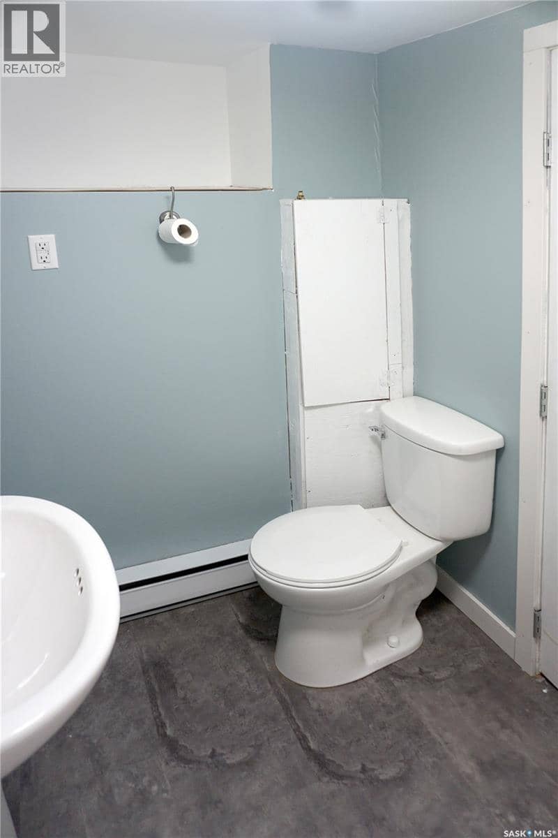 455 2nd STREET E — photo 20 of 23