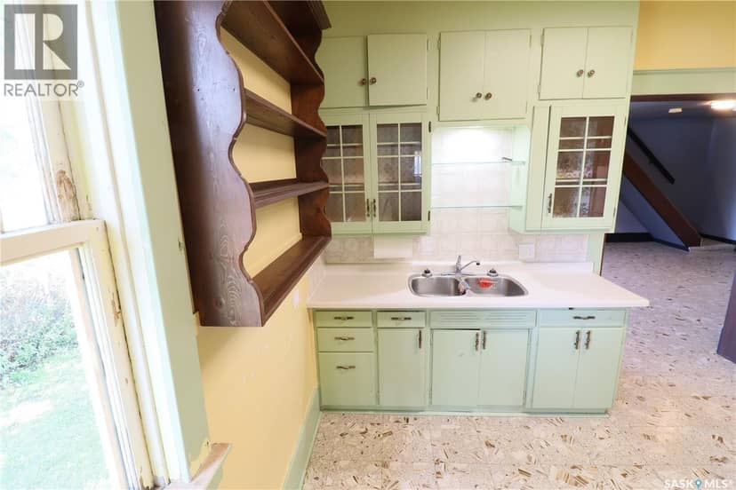 601 Butte AVENUE — photo 10 of 24