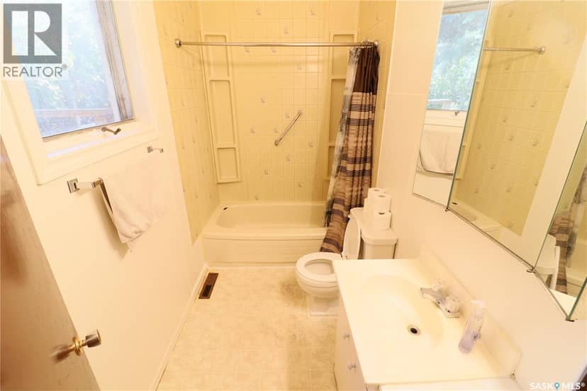 601 Butte AVENUE — photo 14 of 24