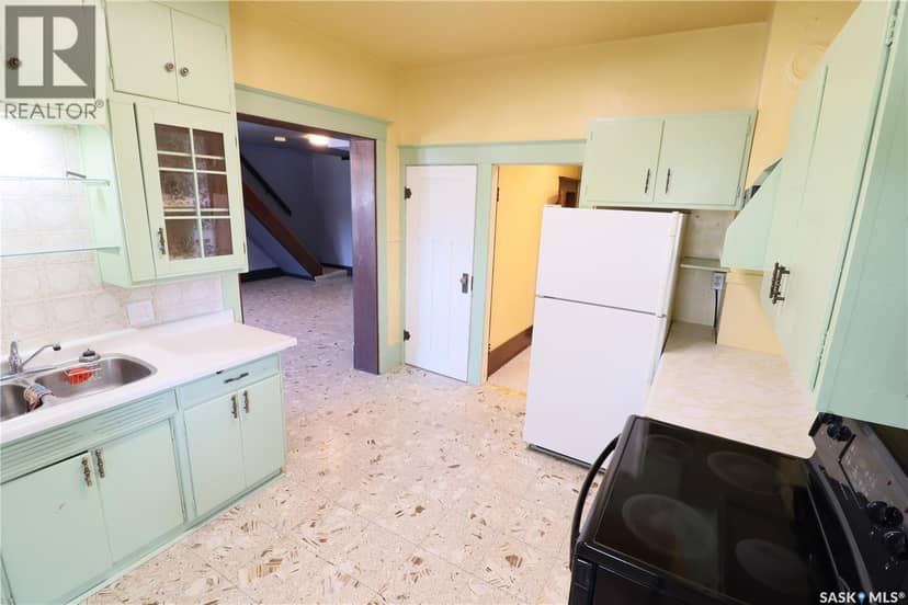 601 Butte AVENUE — photo 9 of 24