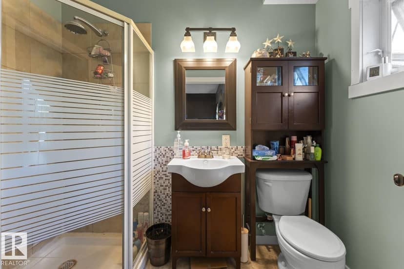 4809 51 AV — photo 15 of 35