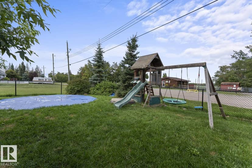 4809 51 AV — photo 29 of 35