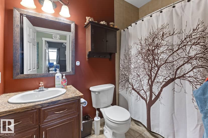 4809 51 AV — photo 17 of 35