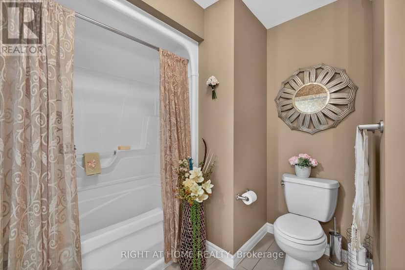 21 - 2100 Denview Avenue — photo 10 of 40