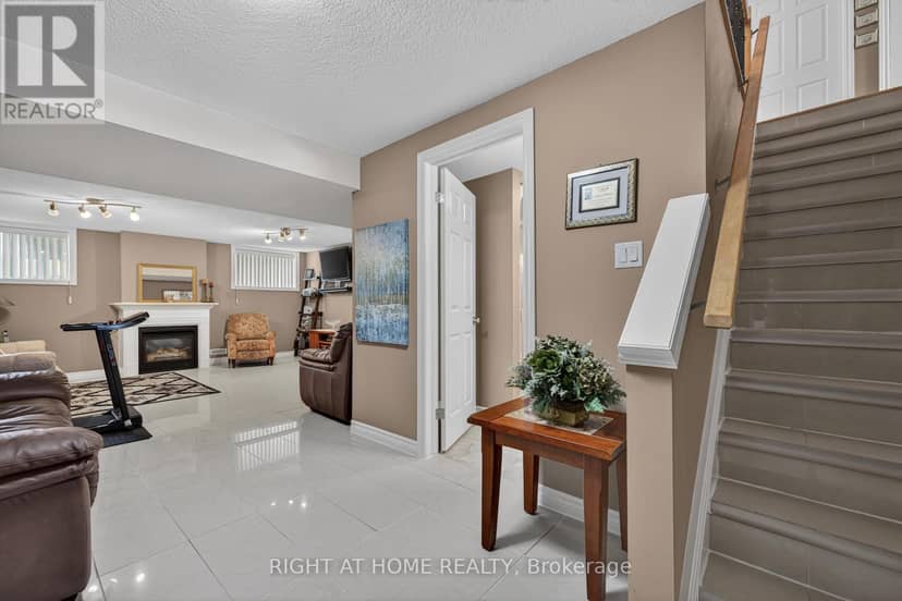 21 - 2100 Denview Avenue — photo 27 of 40