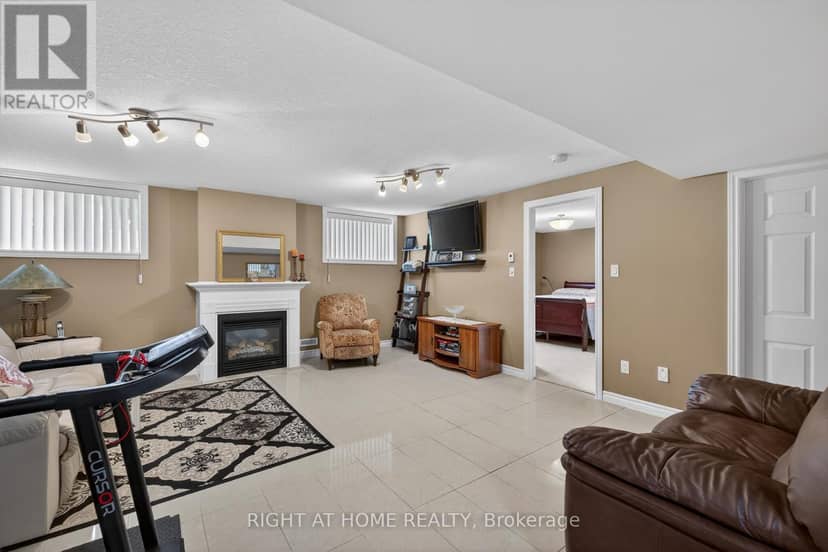 21 - 2100 Denview Avenue — photo 31 of 40