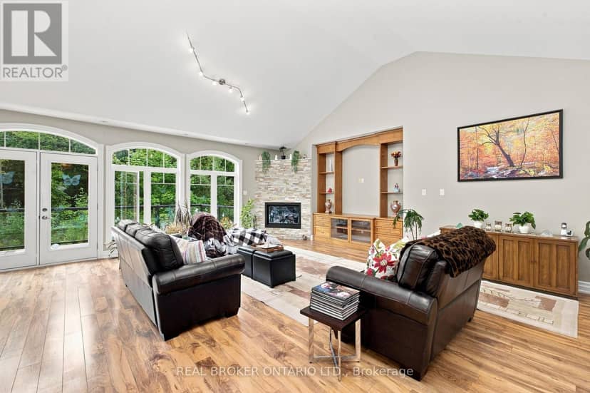 3475 Torwood Drive — photo 9 of 40