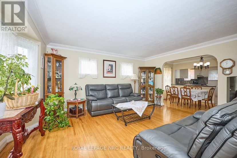 1 Thorndale Avenue — photo 3 of 40