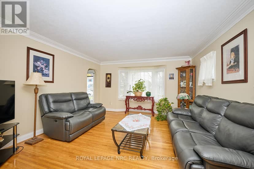 1 Thorndale Avenue — photo 7 of 40