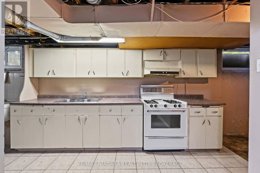 230 Wellington Street — photo 31 of 40