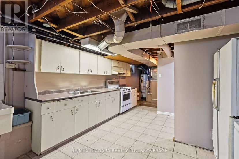 230 Wellington Street — photo 34 of 40