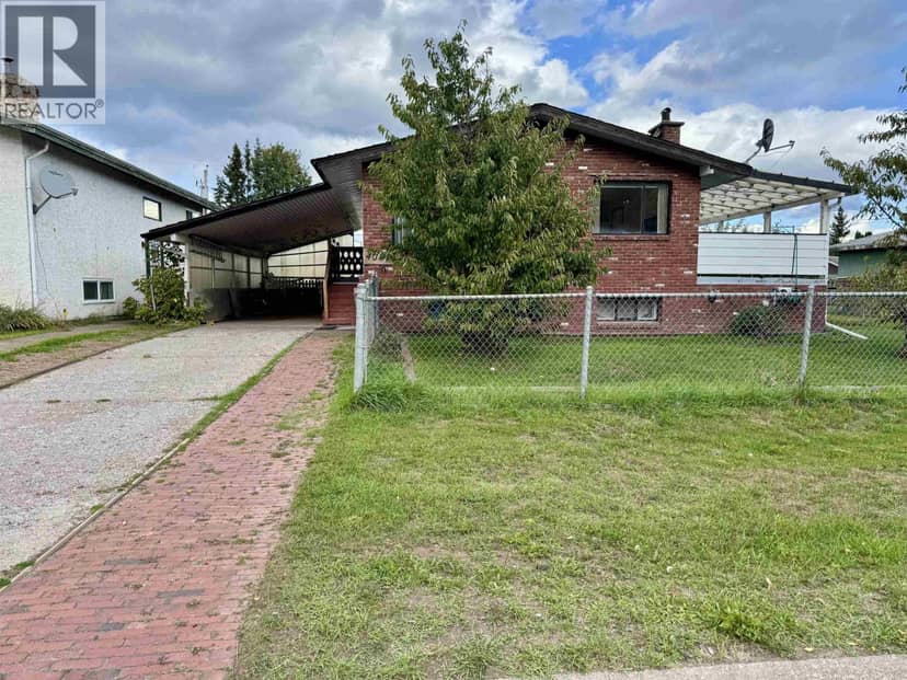 4020 1ST AVENUE, Smithers, photo 2
