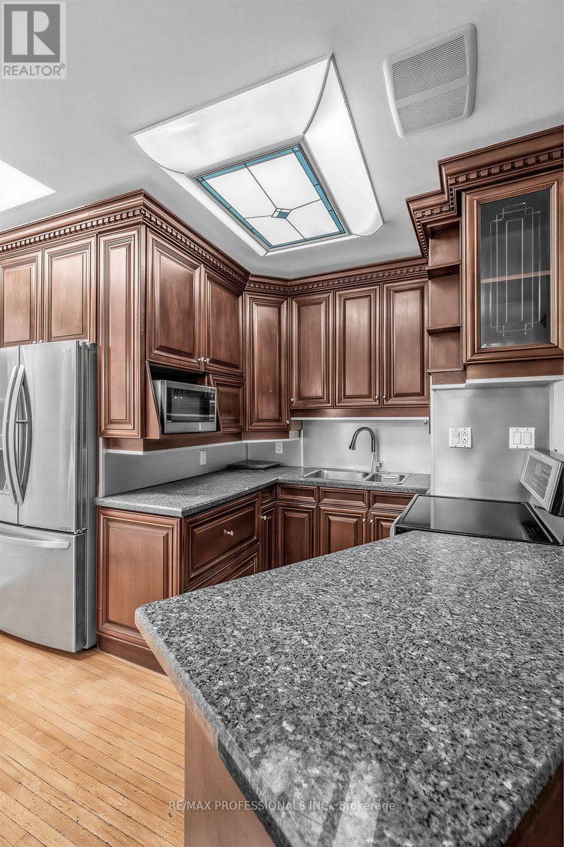 168 Markham Street — photo 14 of 40