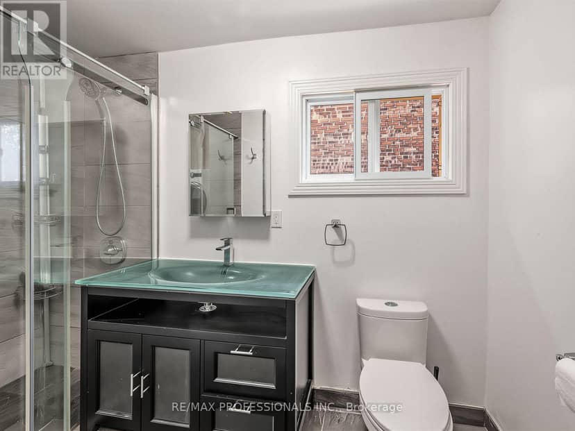 168 Markham Street — photo 24 of 40