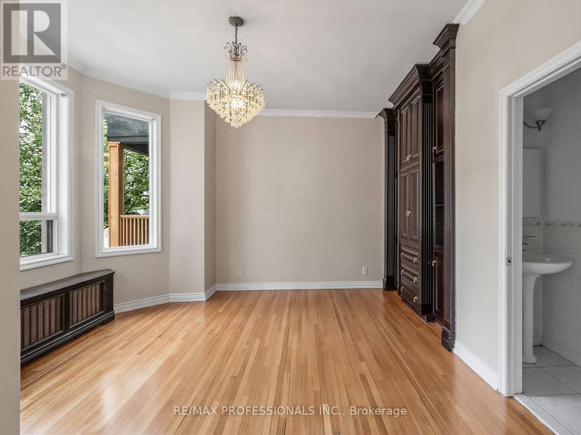 168 Markham Street — photo 4 of 40