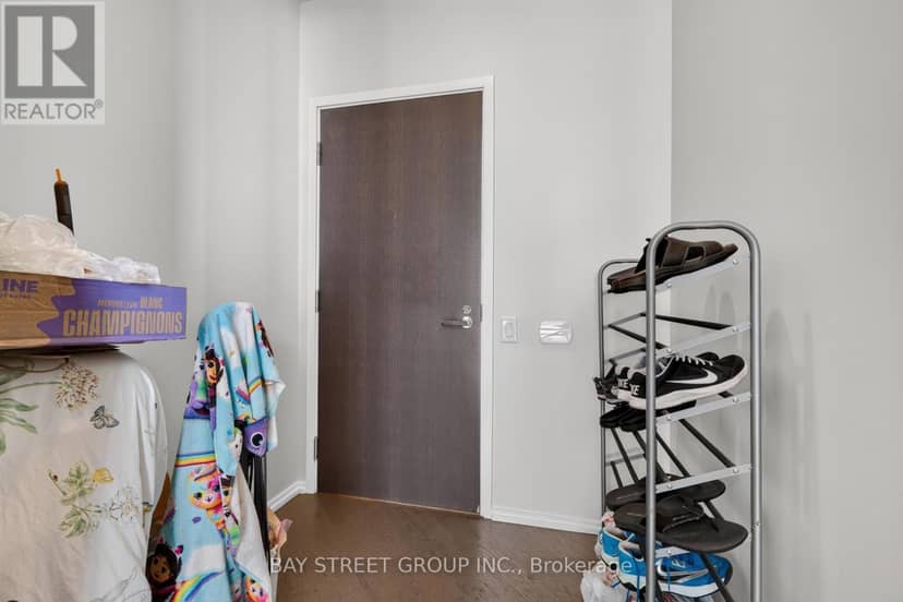 5102 - 45 Charles Street E — photo 38 of 40