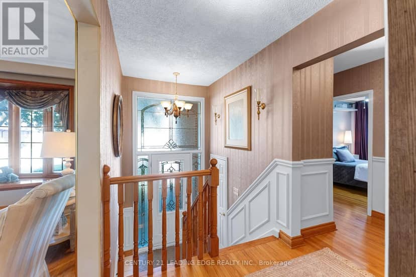 39 Wantanopa Crescent, Toronto, photo 8