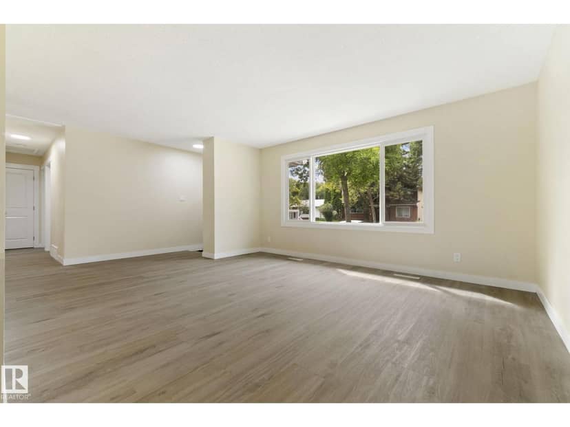 14715 62 ST NW — photo 9 of 40