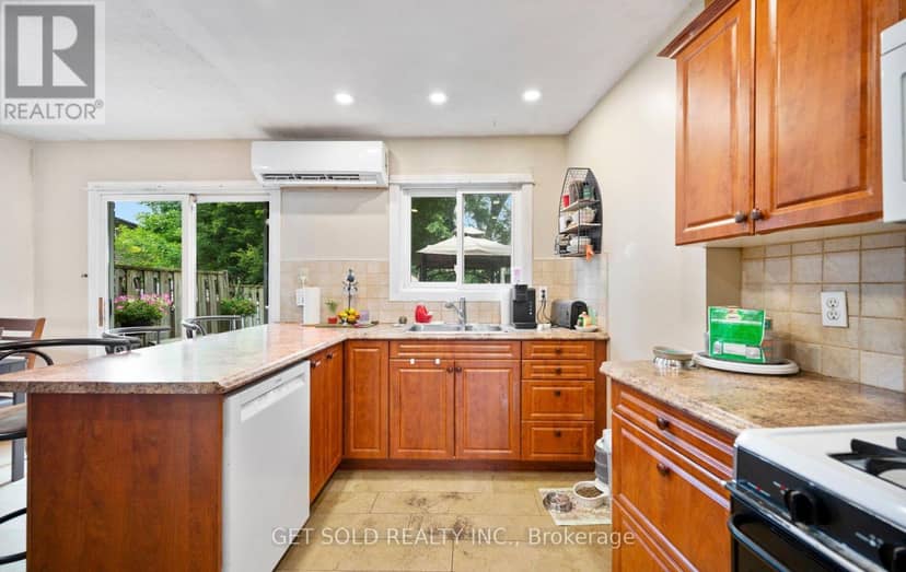 5 - 5 Kingham Road — photo 11 of 40