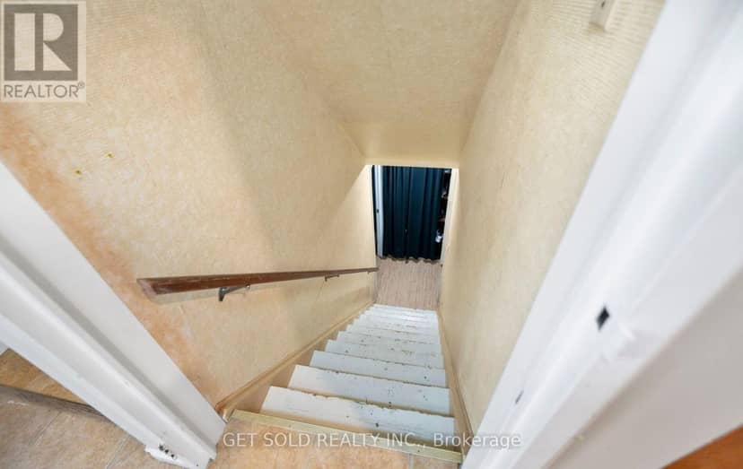 5 - 5 Kingham Road — photo 30 of 40