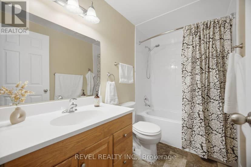 5 - 650 Childs Drive — photo 21 of 35