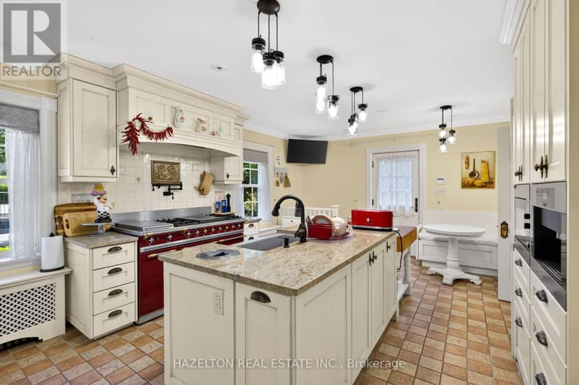 246 Riverside Drive — photo 13 of 40