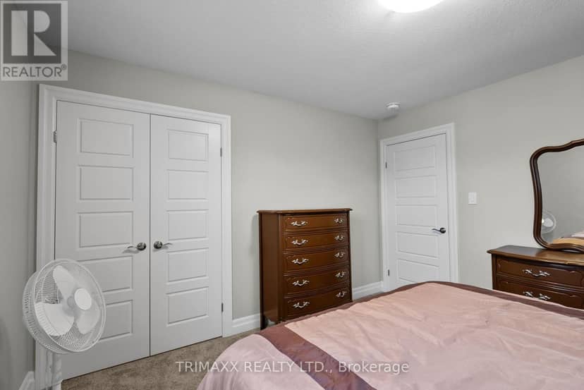 31 Thames Springs Crescent — photo 20 of 35