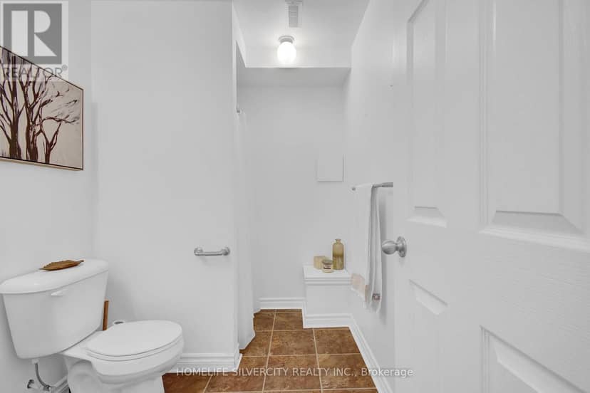 45 - 1059 Whetherfield Street N — photo 27 of 34