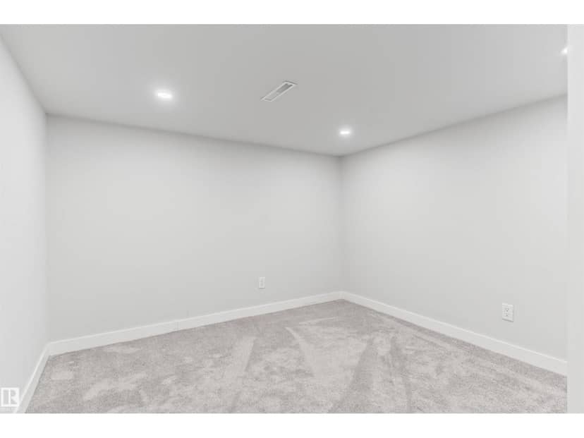 5019 49 ST — photo 34 of 40