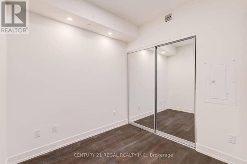 2204 - 15 Mercer Street — photo 17 of 40
