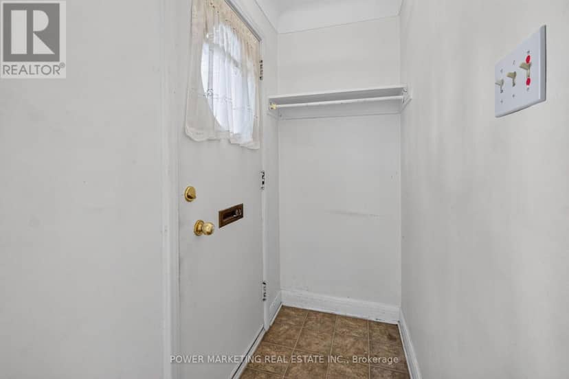 535 Dunbrack Street — photo 7 of 40