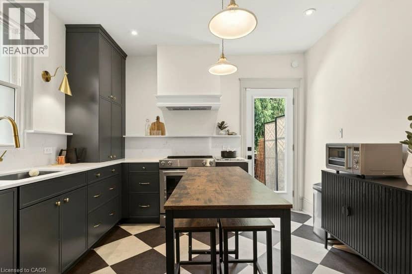 148 DUNDURN Street N — photo 14 of 40