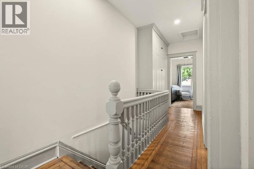 148 DUNDURN Street N — photo 15 of 40