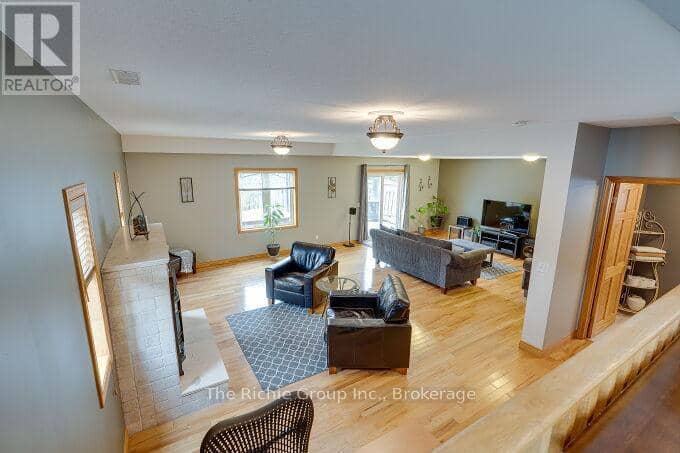 624 Cedar Street W — photo 15 of 40