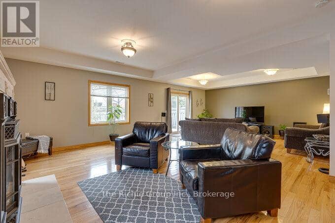 624 Cedar Street W — photo 18 of 40