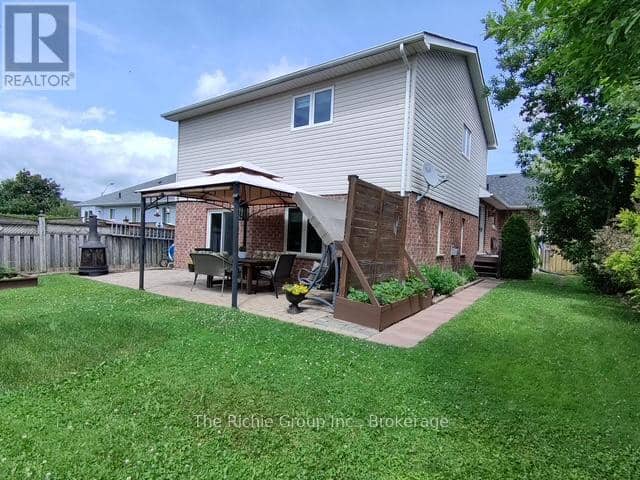 624 Cedar Street W — photo 39 of 40