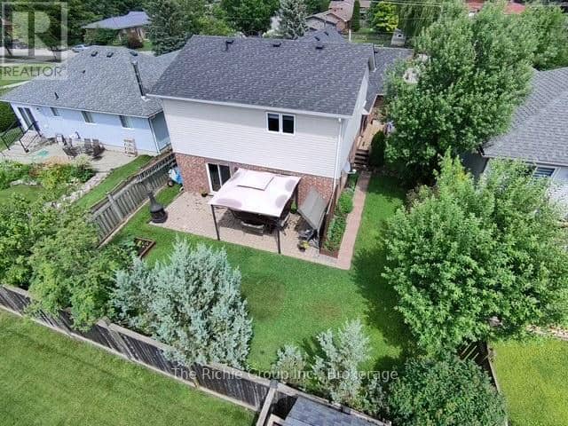 624 Cedar Street W — photo 40 of 40