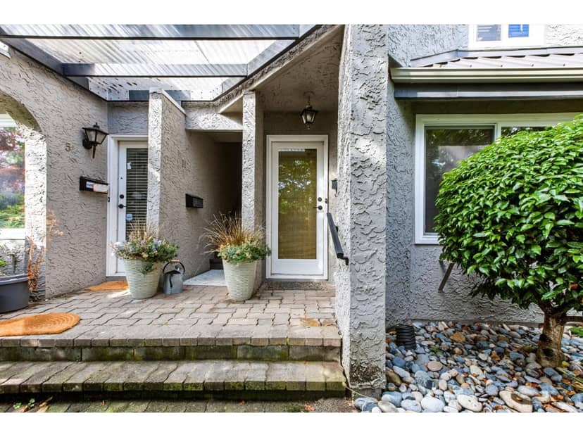 4 15971 MARINE DRIVE, White Rock