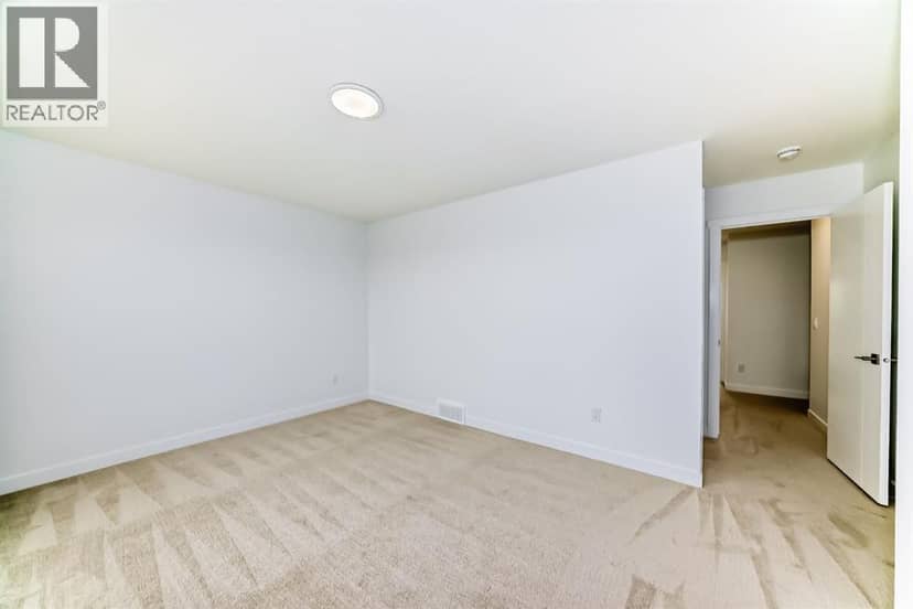 85 145 chelsea Mews — photo 26 of 40