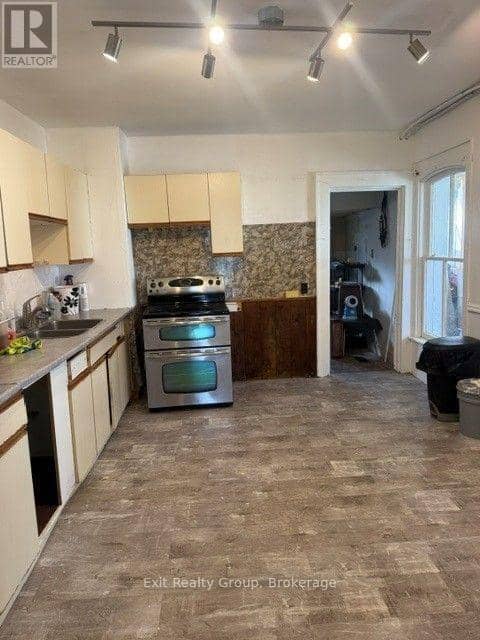 36 Bettes Street — photo 6 of 20