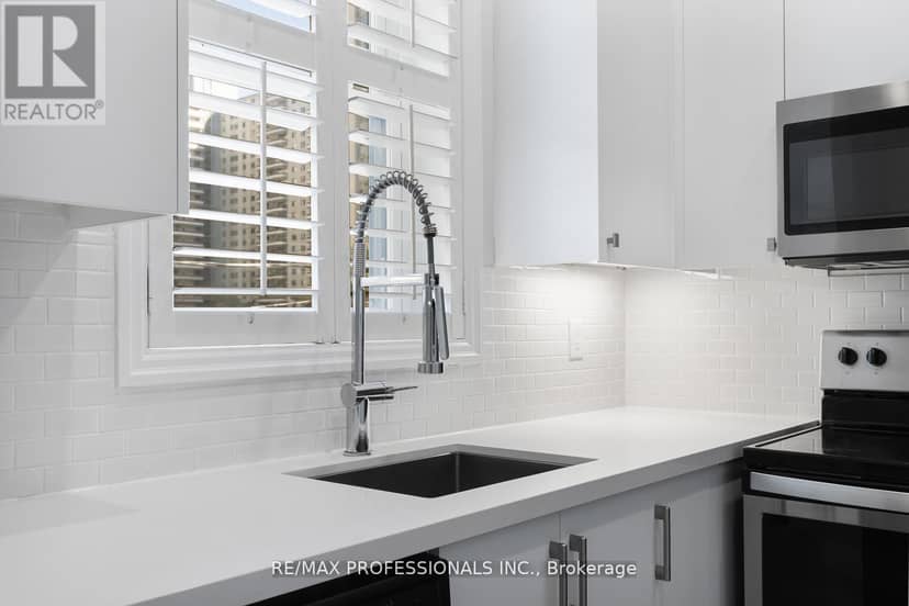 C - 253 Wellesley Street E — photo 13 of 40