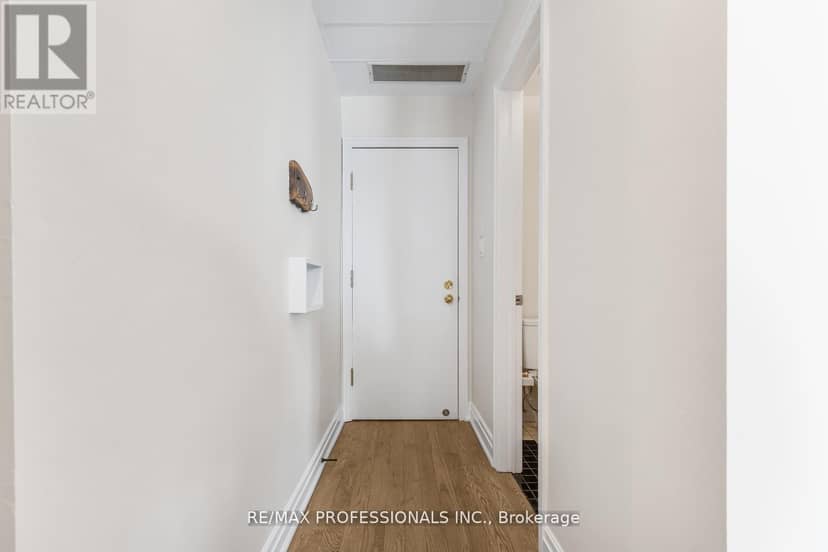 C - 253 Wellesley Street E — photo 17 of 40
