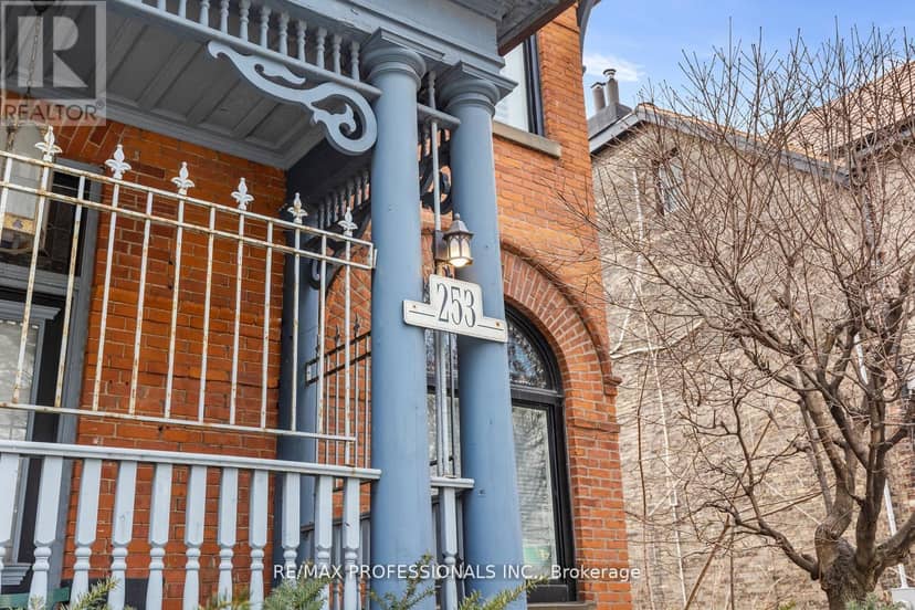 C - 253 Wellesley Street E, Toronto, photo 2